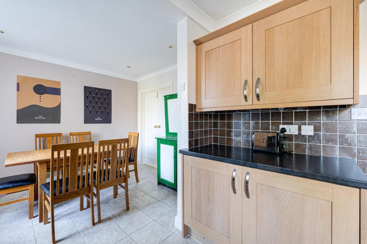 George Harrison'S Former 3Bed Home In Liverpool Speke Exterior photo